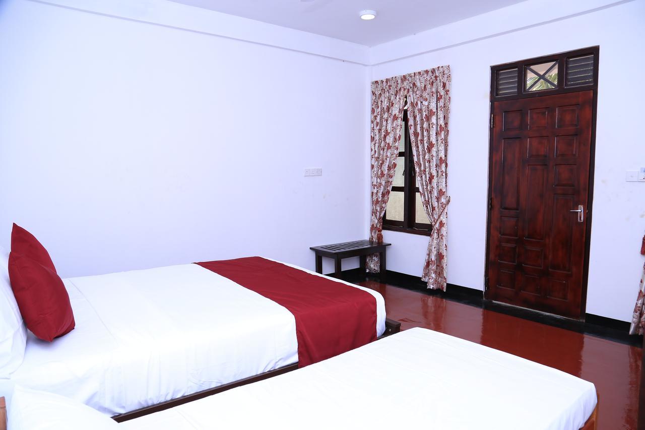Crescent Sea Resort นิลาเวลี ภายนอก รูปภาพ