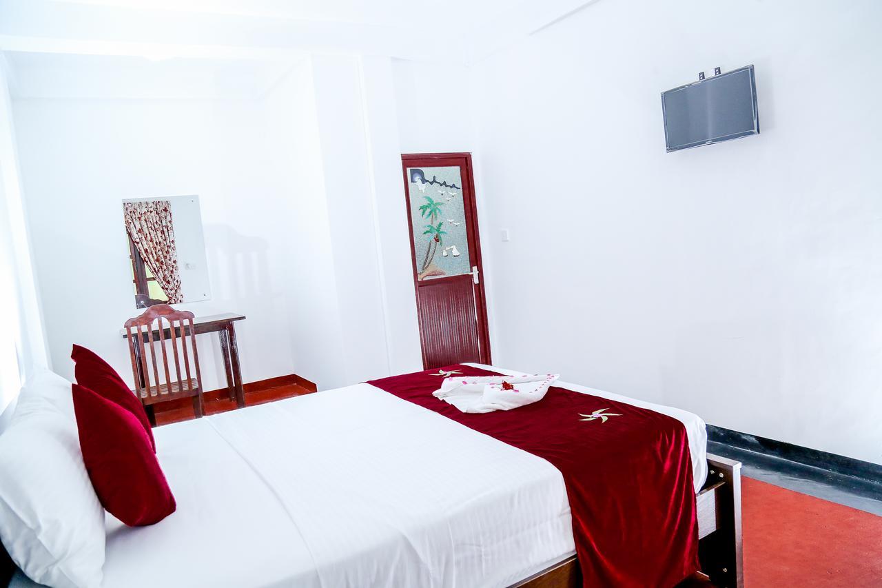 Crescent Sea Resort นิลาเวลี ภายนอก รูปภาพ