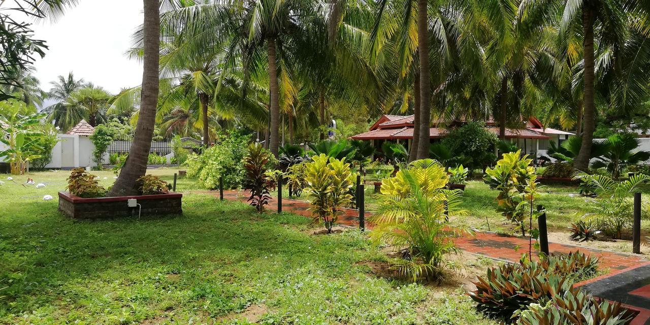 Crescent Sea Resort นิลาเวลี ภายนอก รูปภาพ