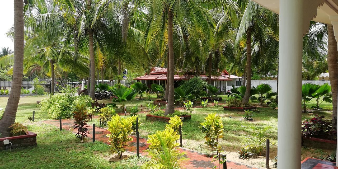 Crescent Sea Resort นิลาเวลี ภายนอก รูปภาพ