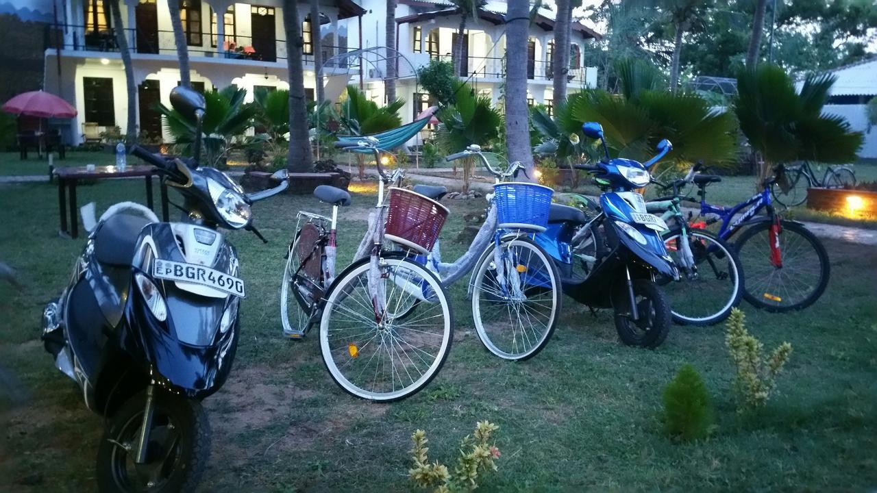 Crescent Sea Resort นิลาเวลี ภายนอก รูปภาพ