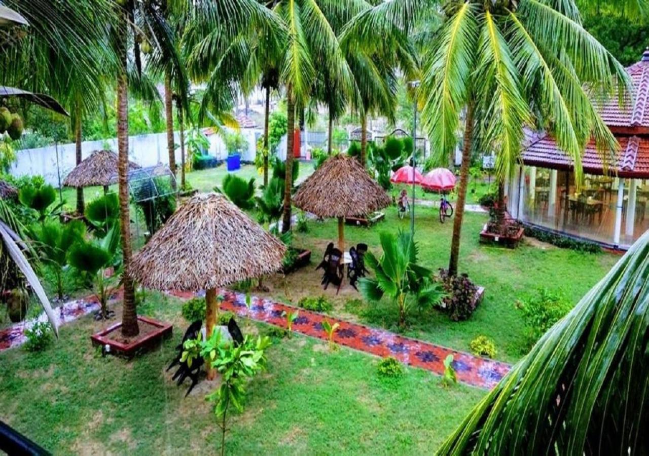 Crescent Sea Resort นิลาเวลี ภายนอก รูปภาพ